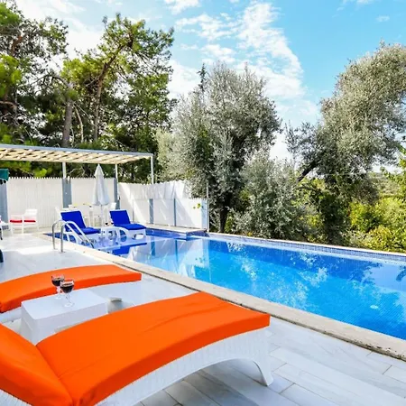 Uzumlu Village Secluded With Pool
