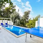 Uzumlu Village Secluded With Pool *