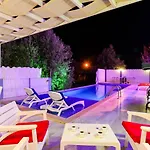Uzumlu Village Secluded With Pool *