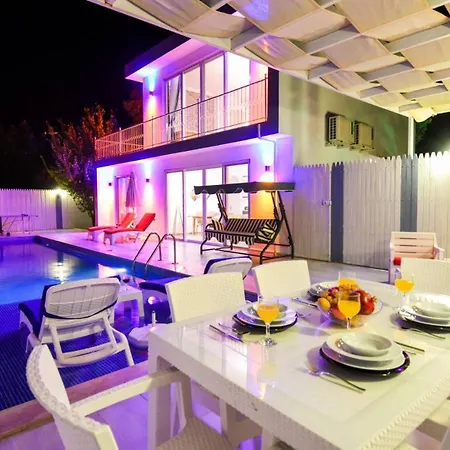 Uzumlu Village 2 Bedroom 6886 Villa Kalkan