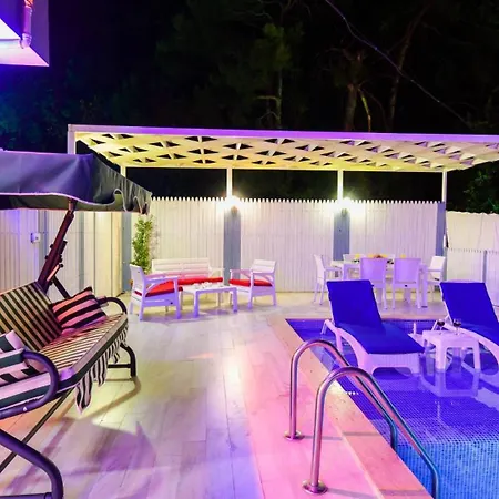 Uzumlu Village 2 Bedroom 6886 Kalkan